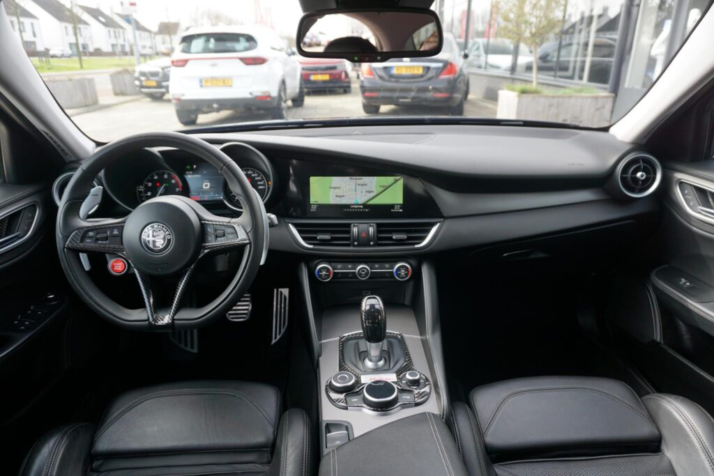 Alfa Romeo Giulia 2.0 T AWD Veloce | Carbon | Carplay | Milano Edition