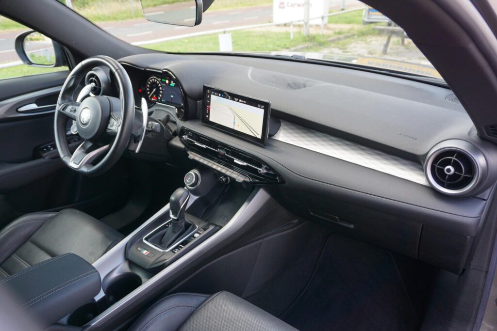 Alfa Romeo Tonale 1.5T Hybrid Veloce | stoel koeling | leer | ACC | H&K