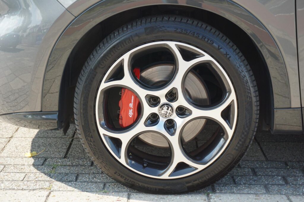 Alfa Romeo Tonale 1.5T Hybrid Veloce | stoel koeling | leer | ACC | H&K